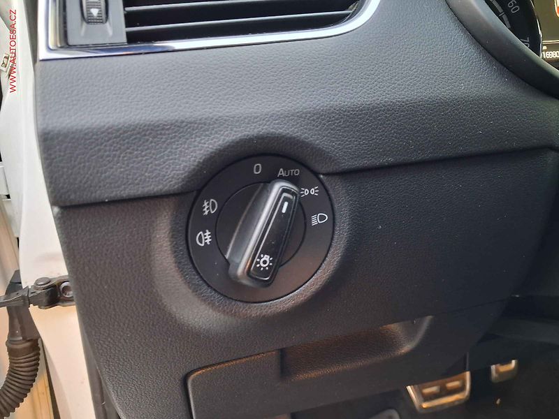 Škoda Octavia (2013) 2.0TSi, RS, DSG, bixen, navi - fotka 15 z 18