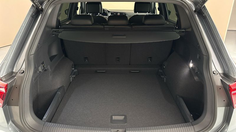 Volkswagen Tiguan Allspace 2.0 TDI DSG 4MOTION R-Line - fotka 17 z 30