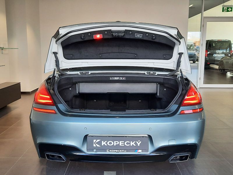 BMW Řada 6 (2014) 650i xDrive - fotka 13 z 17