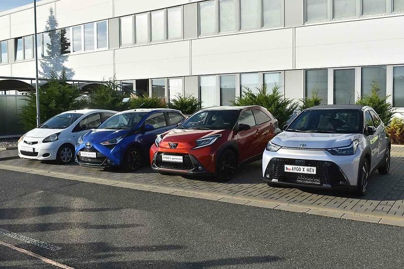 Aygo X s hybridem se již vyrábí. Na trh vstoupí na přelomu roku.