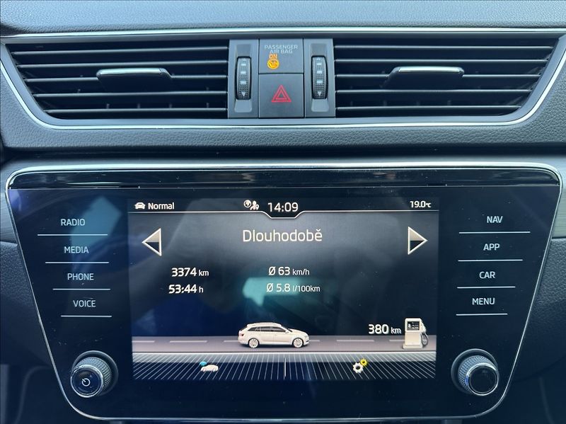 Škoda Superb 2,0 TDI DSG STYLE 1.maj. ČR - fotka 38 z 50