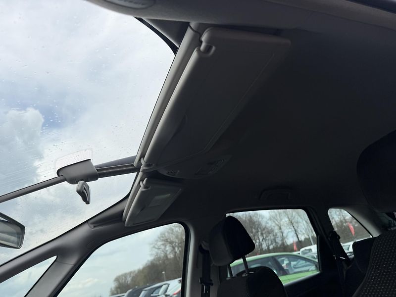 Citroën C4 Picasso 1.8i 16V - fotka 16 z 23