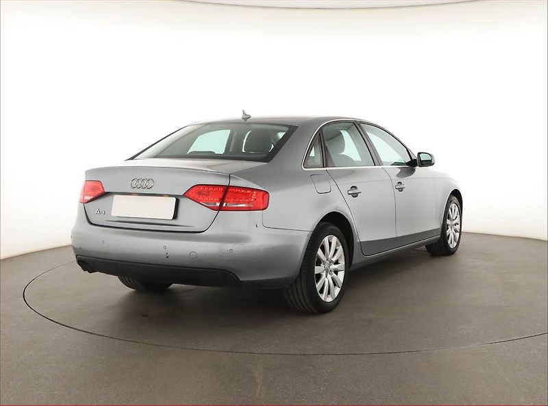 Audi A4 (2012) 2.0 TDI, Automat, Kůže - fotka 5 z 15