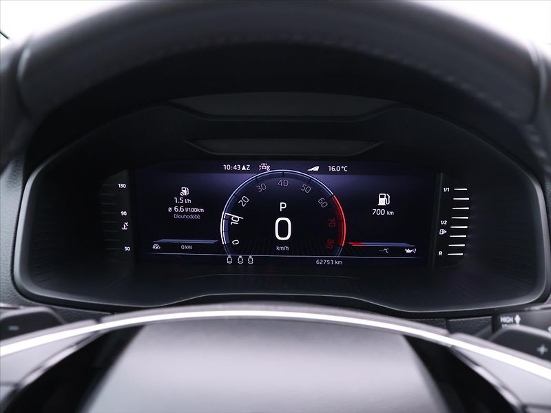 Škoda Karoq 1,5 TSI 110kW DSG CZ Style DPH - fotka 16 z 36