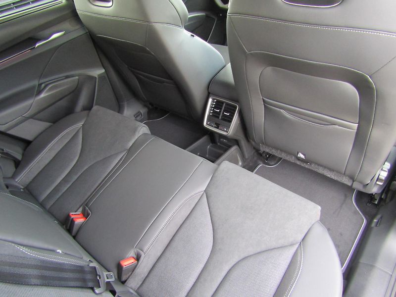 Škoda Enyaq (2026) Sportline 85x 82 kWh 210 kW 1° - fotka 23 z 29
