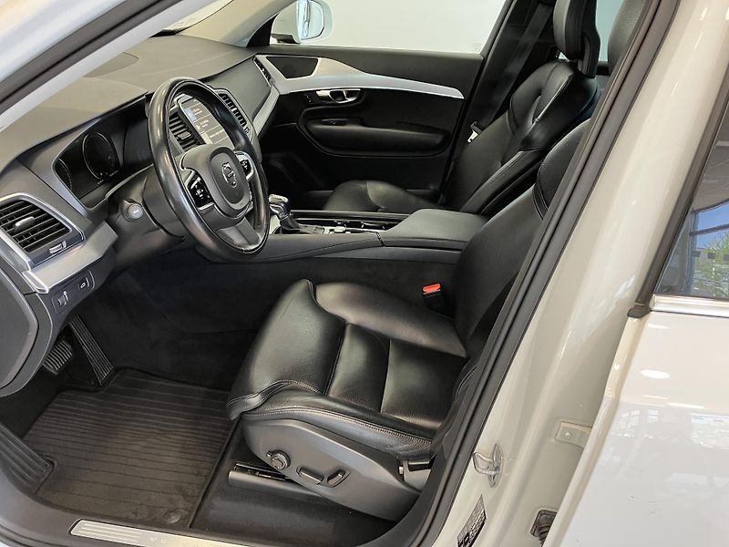 Volvo XC90 D5 AWD Momentum AT8, ČR - fotka 16 z 50