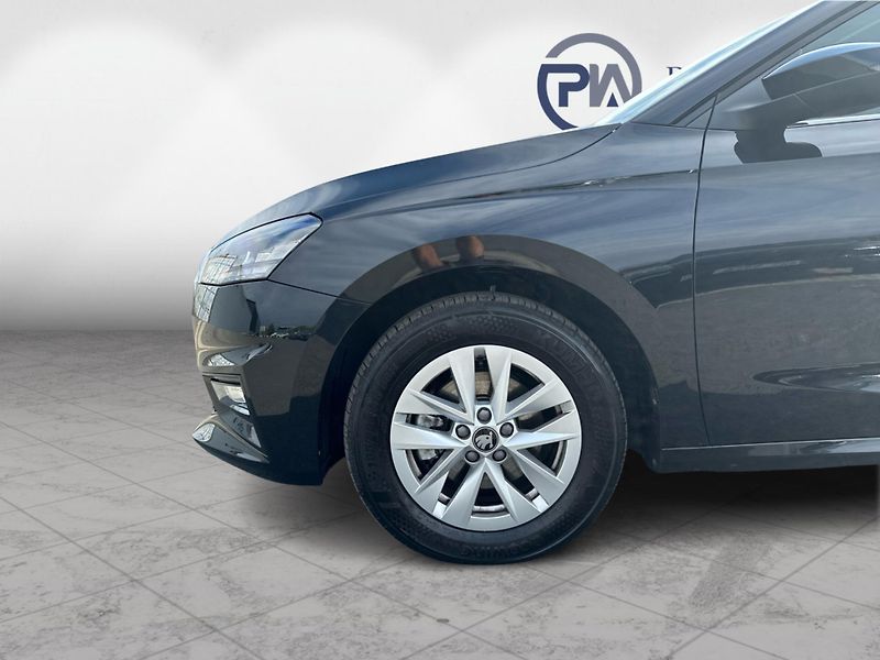 Škoda Fabia 1,0 TSI / 85 kW Top Selection - fotka 9 z 22