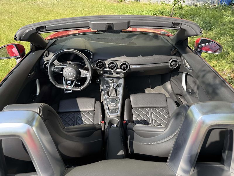 Audi TT (2016) Audi TT Roadster S-line - fotka 12 z 18