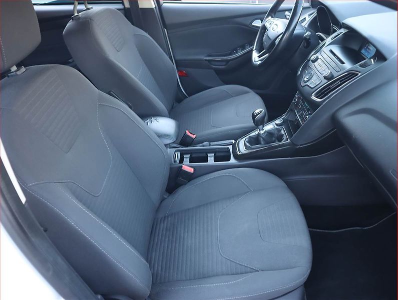 Ford Focus (2015) 1.0 EcoBoost, Serv.kniha - fotka 9 z 18