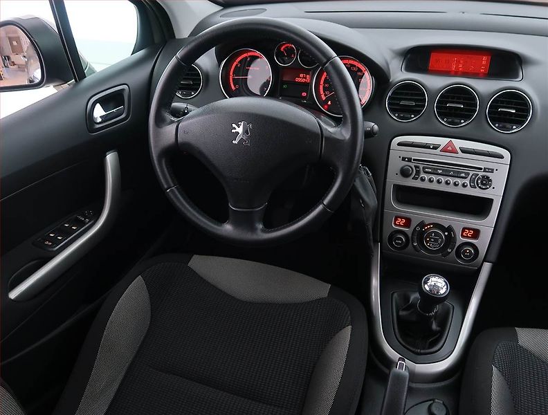 Peugeot 308 (2010) 1.6 VTi, ČR,1.maj, Serv.kniha - fotka 7 z 15