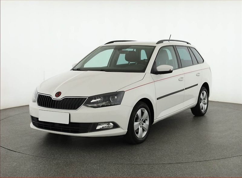 Škoda Fabia (2017) 1.2 TSI, Park. senzory - fotka 2 z 18