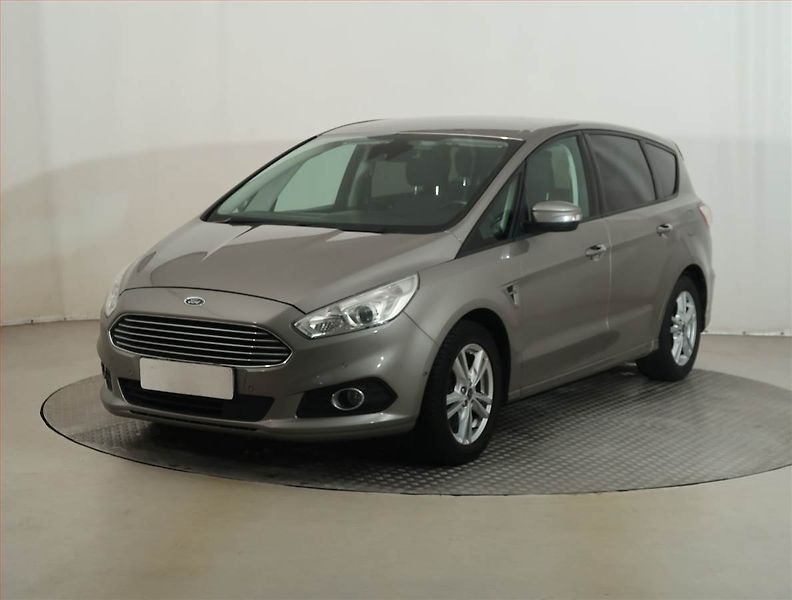 Ford S-MAX (2016) 2.0 TDCi, 7 míst, Navi - fotka 2 z 14
