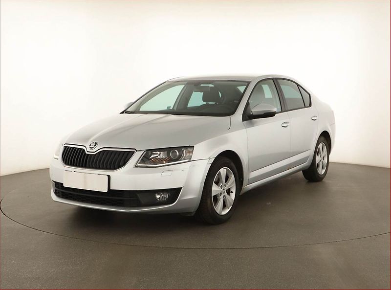 Škoda Octavia (2013) 2.0 TDI, Xenony, Tempomat - fotka 2 z 13