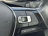 Volkswagen Golf (2017) VII 1.4TSi MAN Highline, RZV - náhled 29