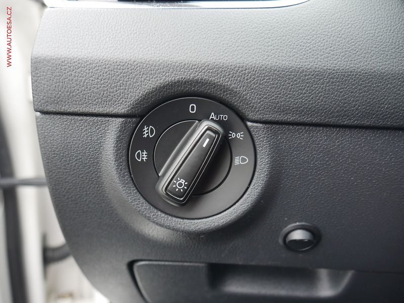 Škoda Octavia (2019) 1.6 TDi, ČR, DSG, LED, autoAC - fotka 19 z 26