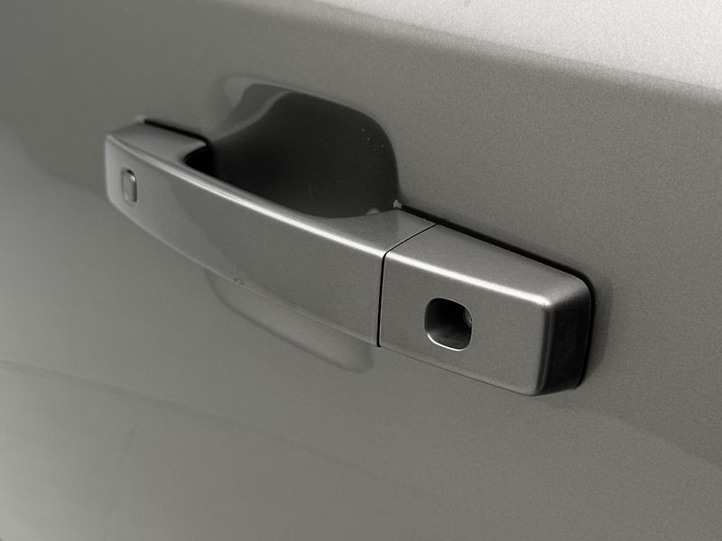 Land Rover Defender 110 P425 X-DYNAMIC REZERVACE - fotka 33 z 50