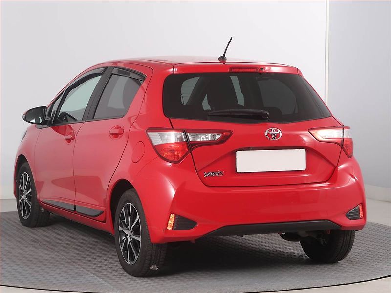 Toyota Yaris (2018) 1.5 Dual VVT-i, Serv.kniha - fotka 4 z 17