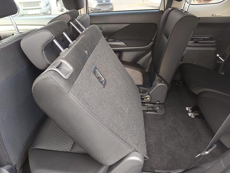 Mitsubishi Outlander (2013) - fotka 11 z 24