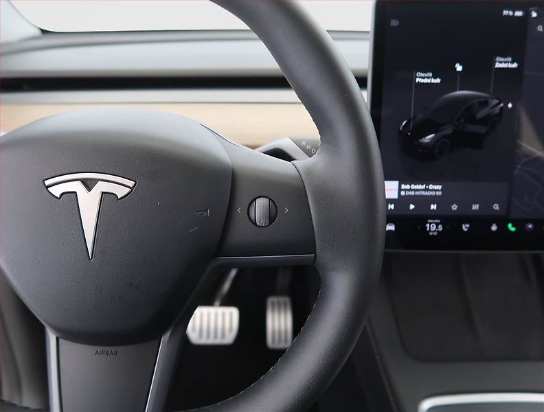 Tesla Model Y (2023) Performance 79kWh, SoH 93% - fotka 29 z 33