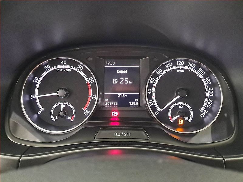 Škoda Fabia (2018) Style 1.0 TSI, Tempomat - fotka 11 z 15