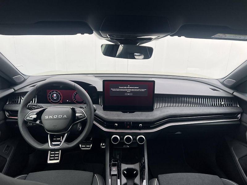 Škoda Superb (2026) Sportline 7DSG 2,0TDI - fotka 6 z 22