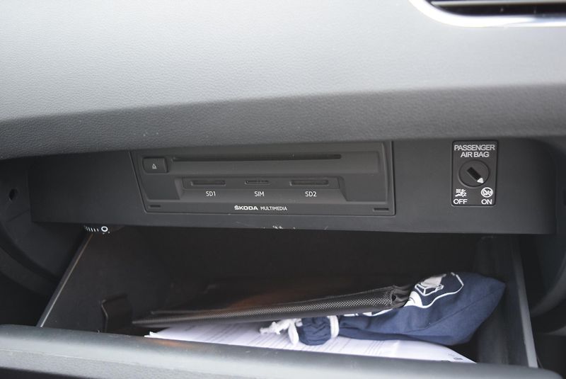 Škoda Octavia (2020) 2.0TDI 110kwSOLEIL VIRTUAL KAM - fotka 42 z 48
