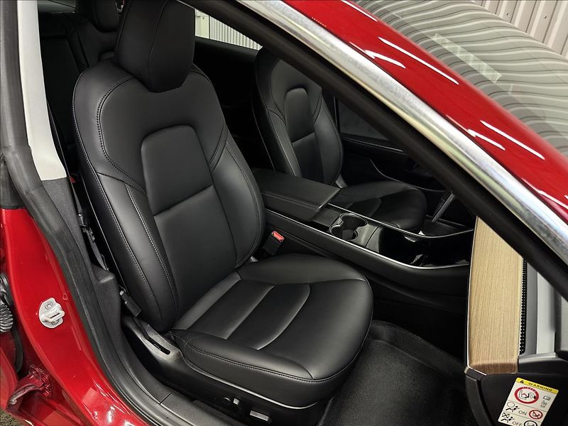 Tesla Model 3 LONG RANGE AWD BOOST EIBACH - fotka 31 z 35