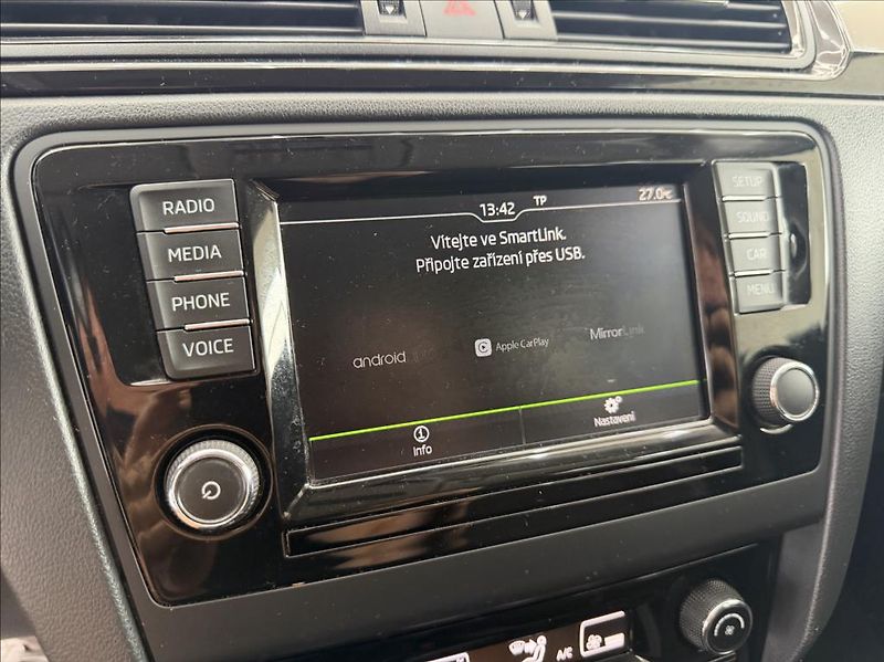 Škoda Rapid 1,2 TSI, Climatronic, CarPlay - fotka 14 z 26