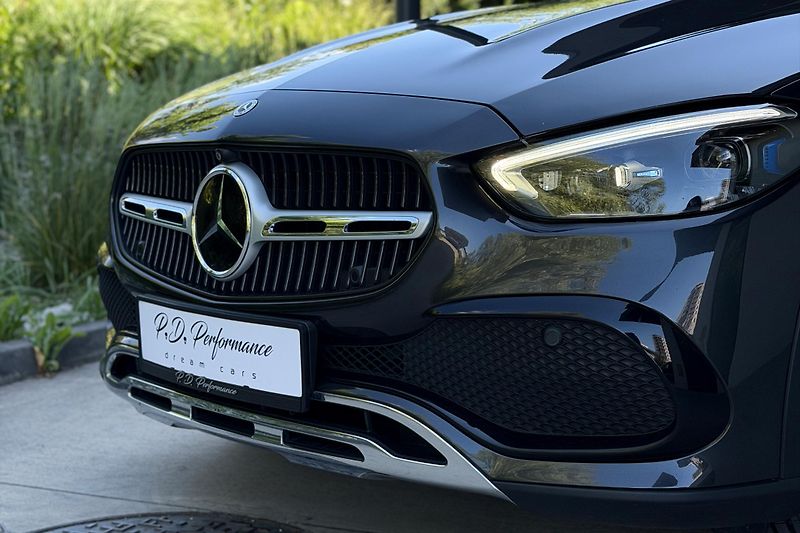 Mercedes-Benz Třídy C (2023) C 220d 4Matic Allterrain - fotka 7 z 125