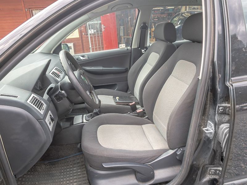 Škoda Fabia (2004) 1.9SDI 47KW - KLIMA - fotka 13 z 34