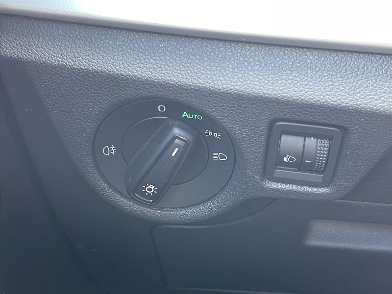 Škoda Kamiq (2023) 1.0 TSI 81 kW DSG Ambition Plu - fotka 7 z 28