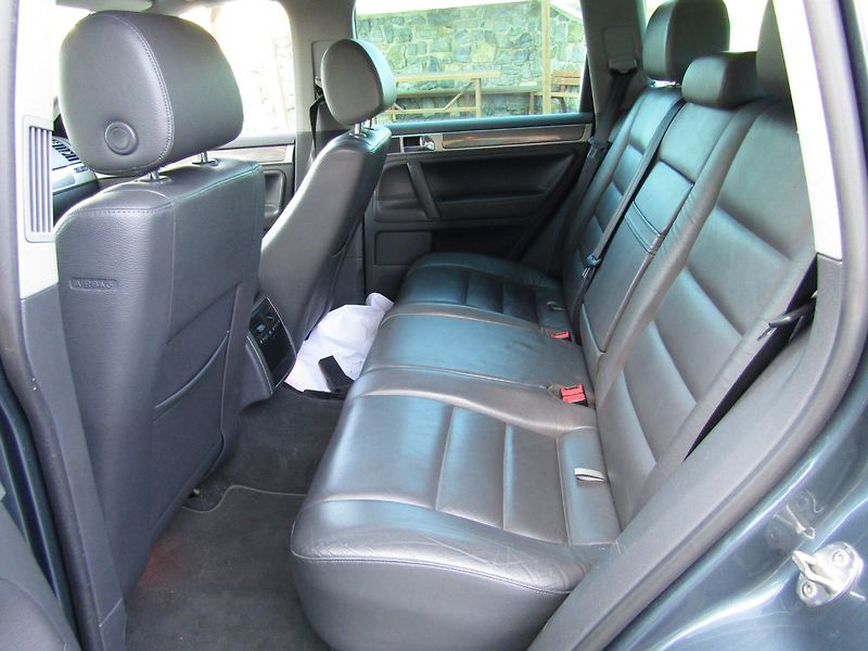 Volkswagen Touareg (2008) 2.5 TDI 4X4  PRUŽINY - fotka 21 z 38