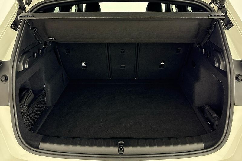 BMW iX1 eDrive20 - fotka 9 z 23