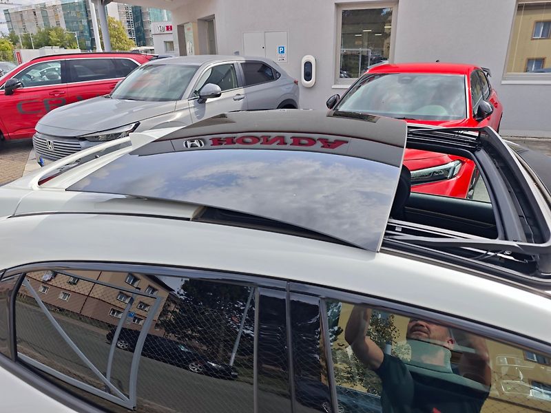 Honda Civic (2019) 1.5 Turbo Sport Plus 134kW 6MT - fotka 32 z 45
