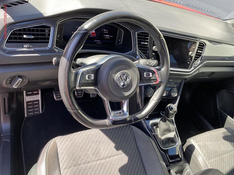 Volkswagen T-Roc (2019) 1.5 TSi, R-Line, LED, panor - fotka 12 z 18