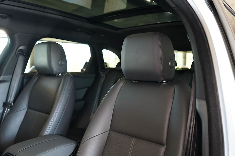 Land Rover Range Rover Velar D300 AWD Dynamic SE, Tažné - fotka 19 z 51