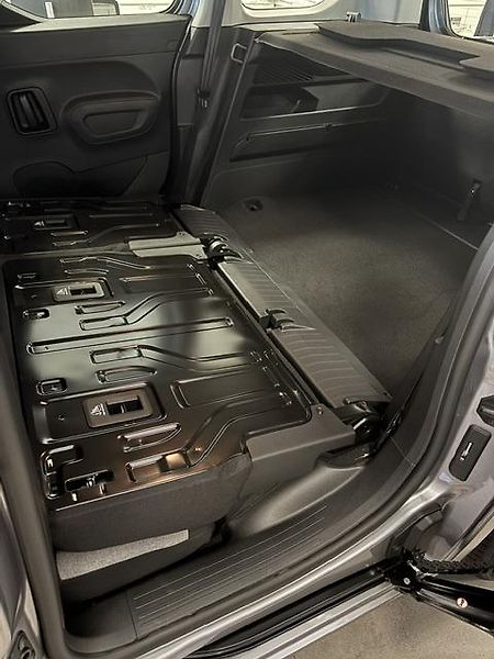 Citroën Berlingo (2026) PLUS 1,2 Petrol 110 MAN6 - fotka 5 z 7