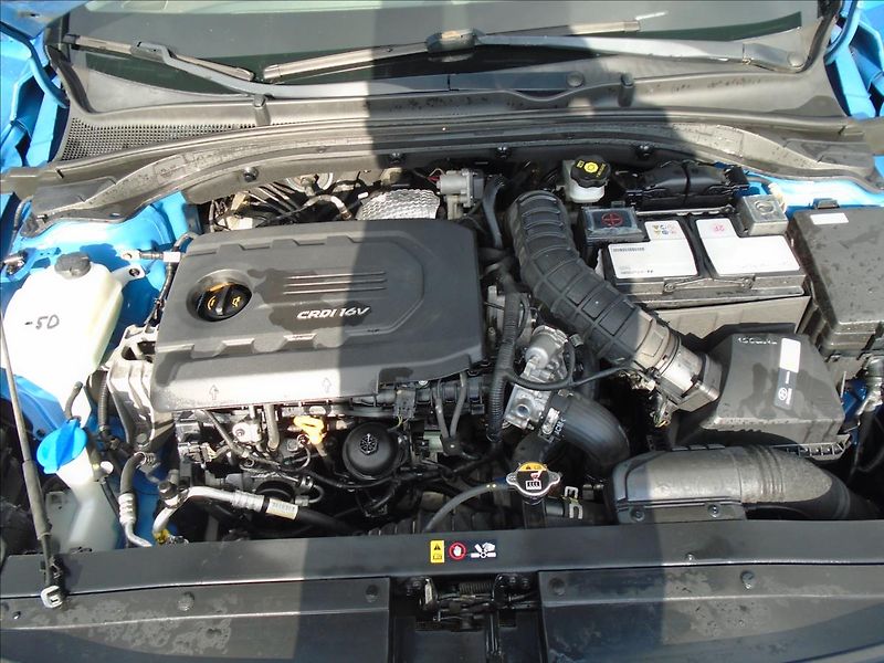 Hyundai i30 1,6 - fotka 21 z 36