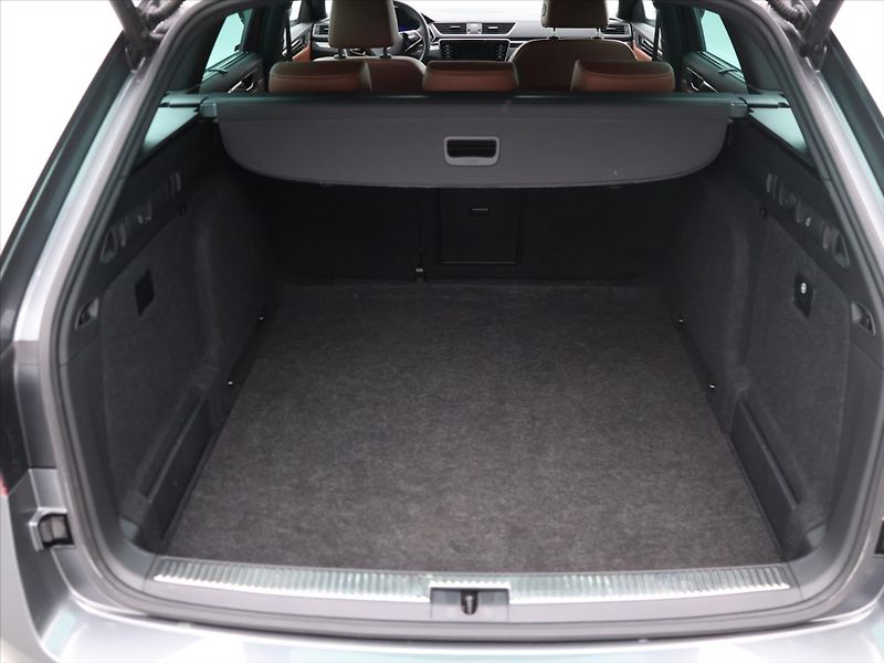 Škoda Superb 2,0 TDI 110kW DSG L&K DPH CZ - fotka 10 z 33