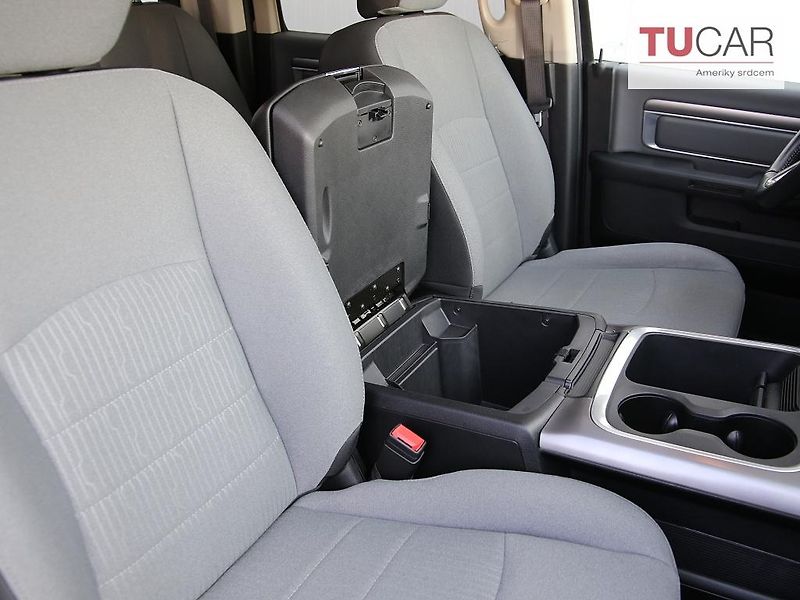 RAM 1500 (2023) Classic 5.7 V8 HEMI - fotka 35 z 44