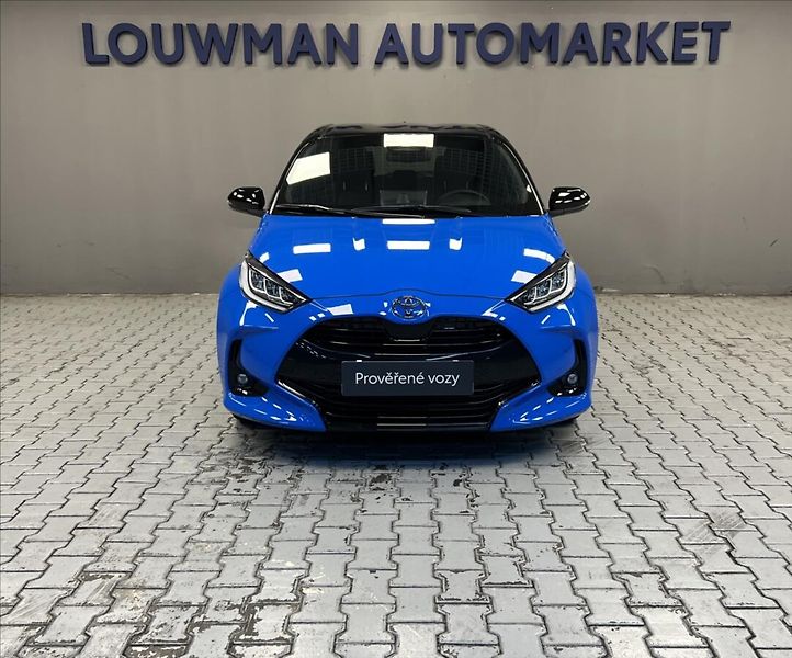 Toyota Yaris 1,5 Hybrid AT PREMIERE EDITION - fotka 4 z 17