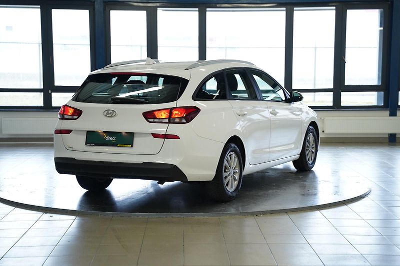 Hyundai i30 - fotka 2 z 23