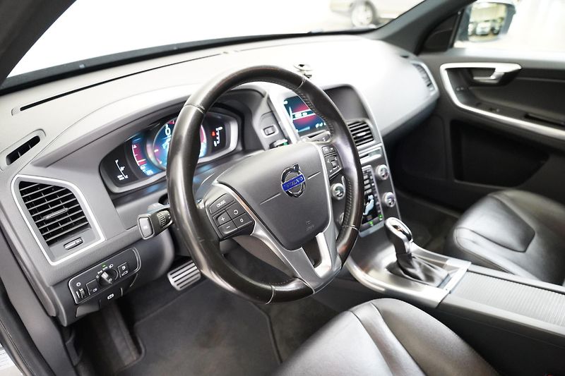 Volvo XC60 - fotka 14 z 29
