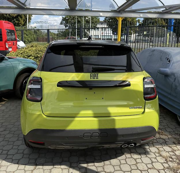Fiat 600 (2026) Hybrid Sport Hybrid Turbo 145k - fotka 6 z 7