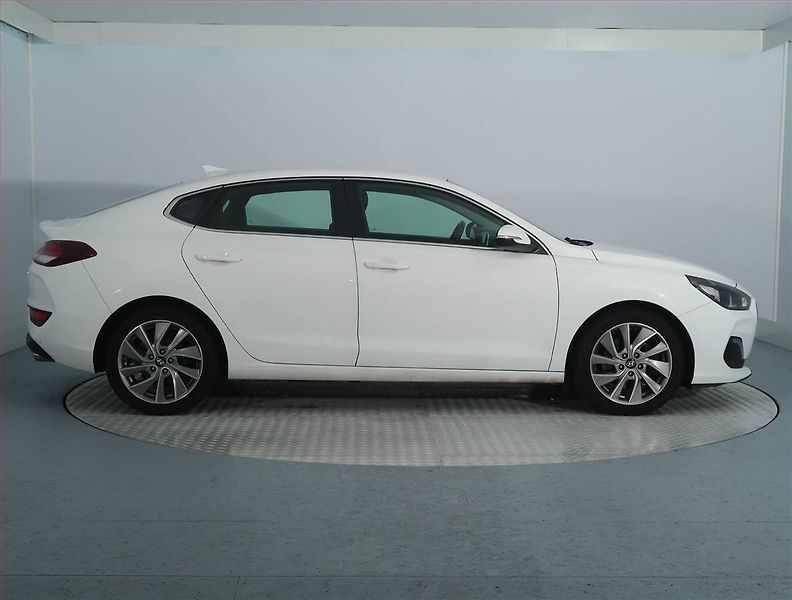 Hyundai i30 (2018) Style 1.4 T-GDI, Automat - fotka 6 z 17