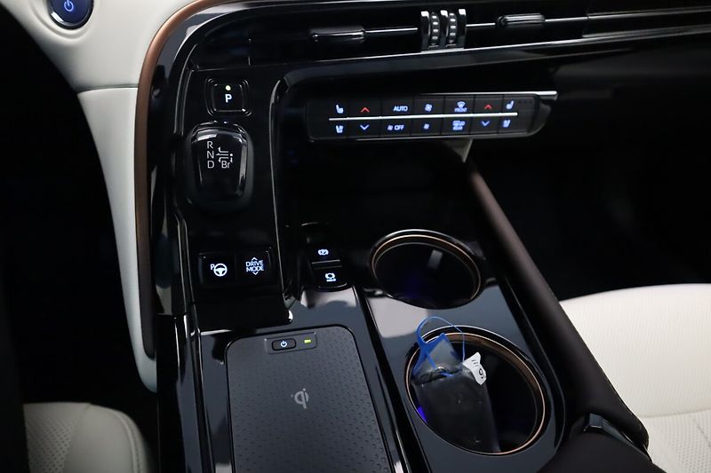 Toyota Mirai FCEV (182 k) Executive VIP Whi - fotka 14 z 17