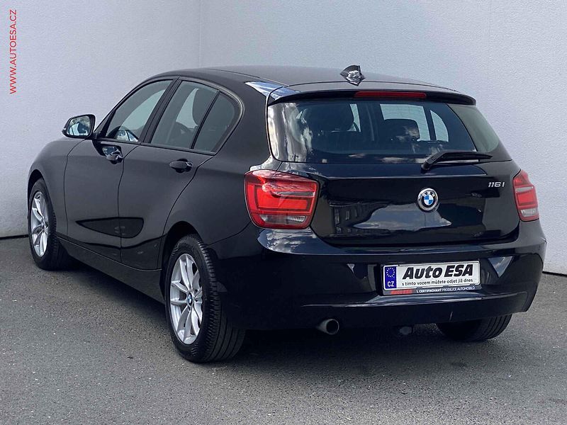BMW Řada 1 (2013) 1.6i 116i, AC, bixen, park - fotka 6 z 18