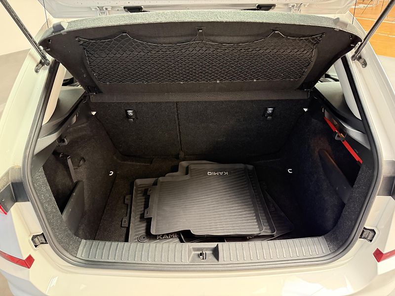 Škoda Kamiq 1.5 TSI 110 kW Ambition - fotka 12 z 13