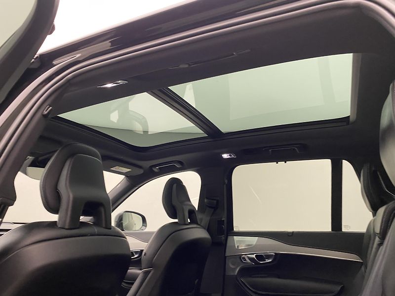 Volvo XC90 B5 AWD R-DESIGN AUT 7míst - fotka 33 z 52
