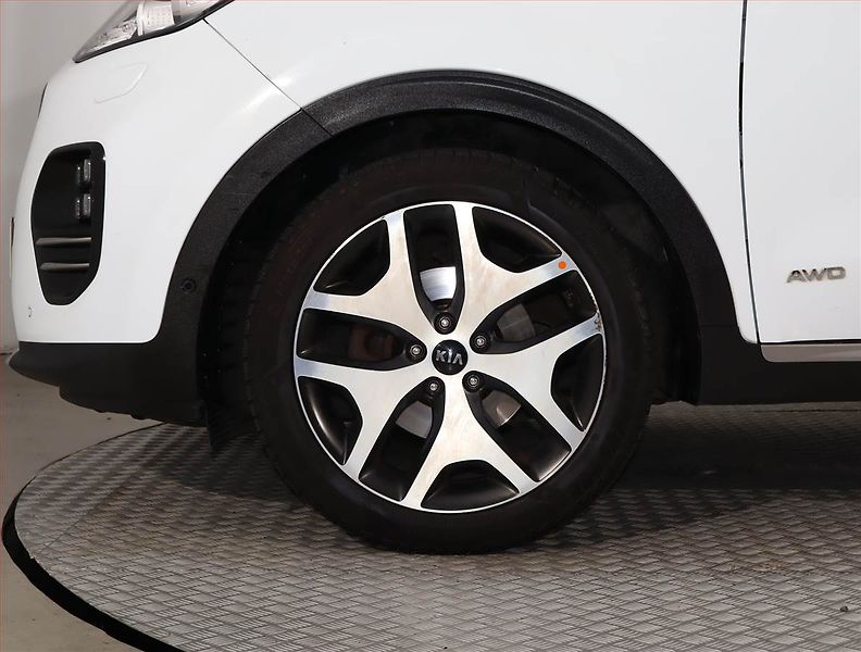 Kia Sportage (2018) 1.6 T-GDI, 4X4, Automat, Kůže - fotka 15 z 29